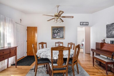 745 Flanders St, Chelsea, MI 48118 - photo 3