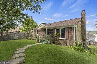 16208 Crest Ct, Woodbridge, VA 22191 - photo 2