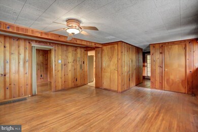 3957 Creekside Dr, Chambersburg, PA 17202 - photo 6