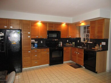 946 Lincoln St, Dickson City, PA 18519 - photo 3