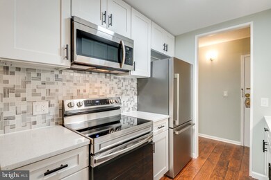 2210 Castle Rock Square unit 12C, Reston, VA 20191 - photo 5