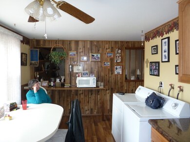 unlisted-address, Carpentersville, IL 60110 - photo 6