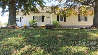 115 Hyde Ln, Statesville, NC 28625 - photo 3