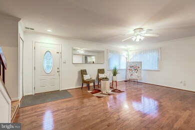 5670 Oak Tanager Ct, Burke, VA 22015 - photo 4