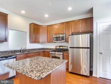 15331 Elizabeth Burbage Loop, Woodbridge, VA 22191 - photo 7