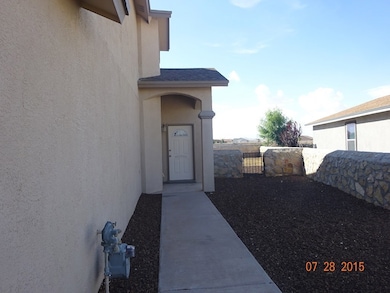 14315 Desert Sunset Dr, Horizon City, TX 79928 - photo 2