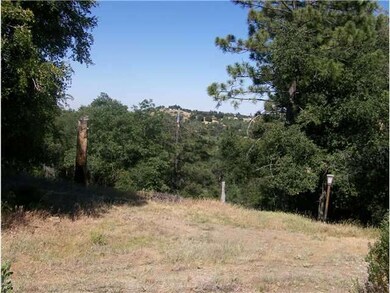Another nie level area for another picnic area. . 