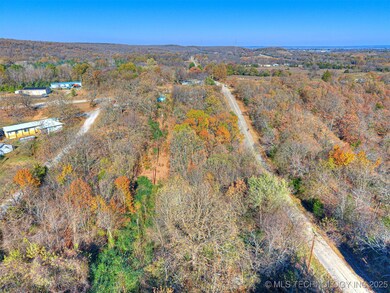 221 Robin Rd, Eufaula, OK 74432 - photo 7