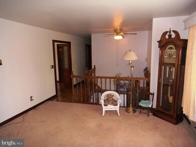 12170 Randy Dr, Greencastle, PA 17225 - photo 3