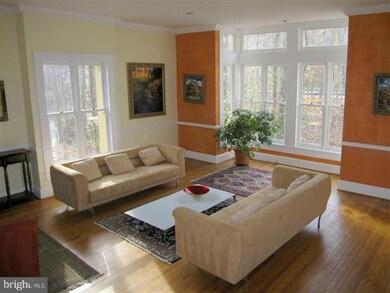 1125 Duchess Dr, McLean, VA 22102 - photo 2