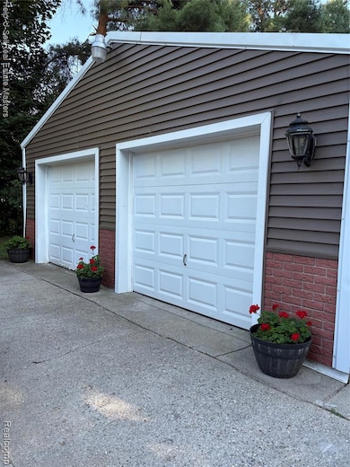 3443 Carrigan Rd, Fort Gratiot, MI 48059 - photo 4