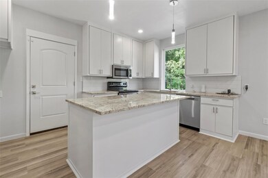 1112 W Elm St, Denison, TX 75020 - photo 5