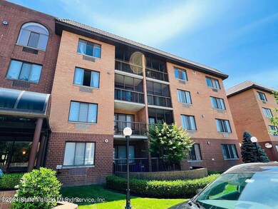 75 Essex Dr unit 2G, Staten Island, NY 10314 - photo 3