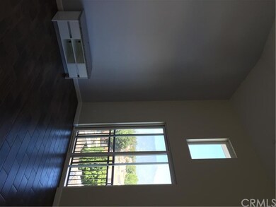 Vaulted 16' ceiling in living room