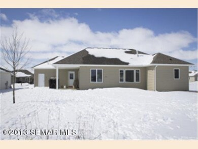 615 2nd St SE, Plainview, MN 55964 - photo 4