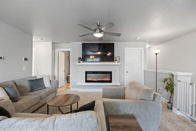 1417 NE Cedarwood Dr, Grimes, IA 50111 - photo 4