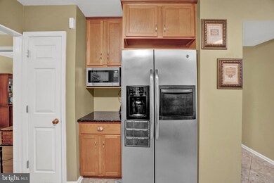 20820 Amber Hill Ct, Germantown, MD 20874 - photo 4