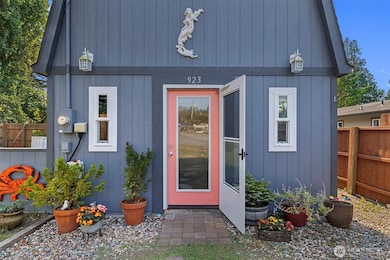 923 Olympic St, Camano Island, WA 98282 - photo 5