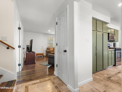 06-50 N Spring Mountain Cir-105