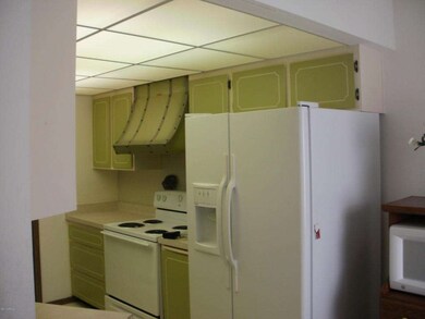 10501 W Ocotillo Dr, Sun City, AZ 85373 - photo 5