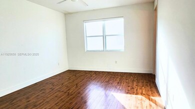 460 NE 35th Ct unit 4, Oakland Park, FL 33334 - photo 7