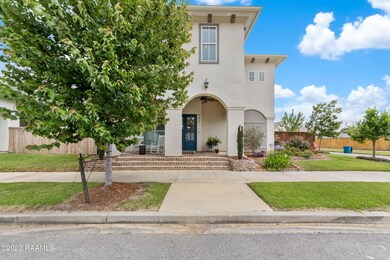 207FloresCourt-7