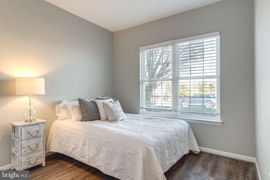 25361 Crossfield Dr, Chantilly, VA 20152 - photo 4