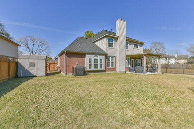 2101 S Mission Cir, Friendswood, TX 77546 - photo 2