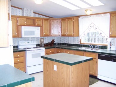 6 Nixon St, Epsom, NH 03234 - photo 5