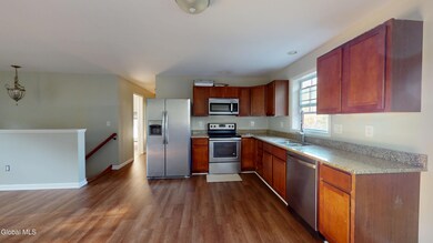 38 Ichabod Crane Cir, Coxsackie, NY 12051 - photo 2