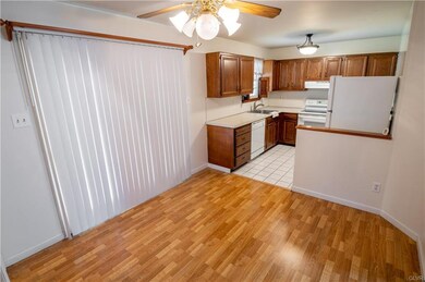 Open concept floor plan. Dining room/Kitchen and s