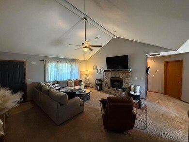 8409 Burnt Ember Place, Fort Wayne, IN 46804 - photo 3