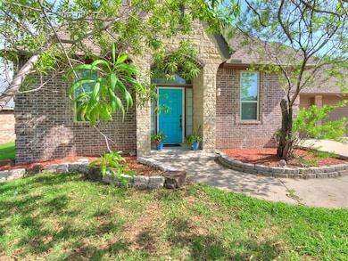 12401 SW 7th St, Yukon, OK 73099 - photo 2