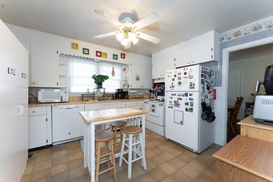 107 Charlotte Dr, Shelbyville, TN 37160 - photo 2