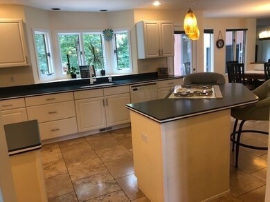 319 Palisades Cir, Stoughton, MA 02072 - photo 3