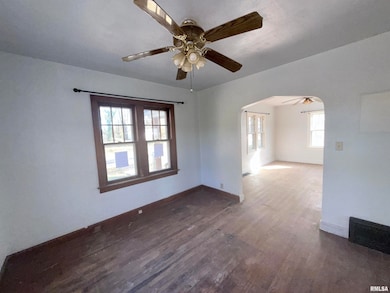 331 N 4th St, Mount Vernon, IL 62864 - photo 3