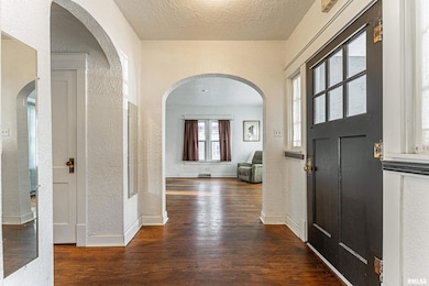 1018 Tremont St, Lincoln, IL 62656 - photo 5