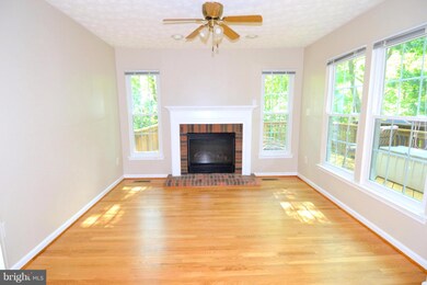 2724 Thornbrook Ct, Odenton, MD 21113 - photo 6