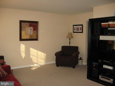 4085 Laurel Ln, Mount Joy, PA 17552 - photo 4