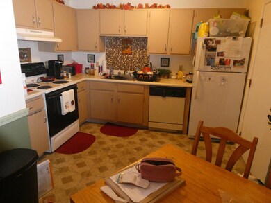 545 Calef Rd unit 18, Manchester, NH 03103 - photo 4