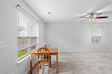 Living Room / Dining
