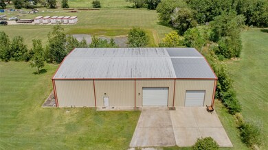 2102 Washington Ave, Alvin, TX 77511 - photo 4