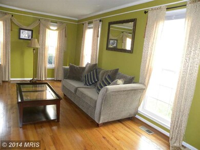 8203 Labbe Ln, Vienna, VA 22182 - photo 5