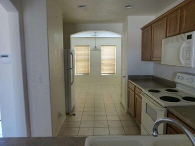large eat-in kitchen