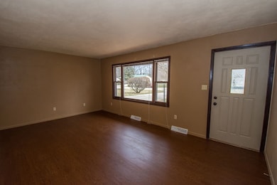 57315 Horseshoe Ct, Goshen, IN 46528 - photo 5