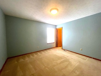 9137 Tamarack Dr, Covington, KY 41017 - photo 6