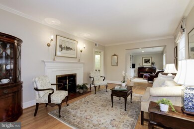 8514 Lynwood Place, Chevy Chase, MD 20815 - photo 4