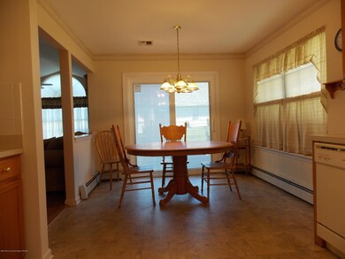 3 Clear Lake Rd