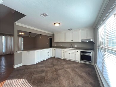 Tons of cabinets in the kitchen