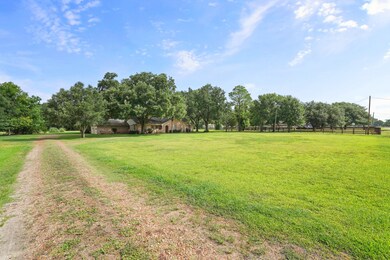 627 Twin Ln, Rosenberg, TX 77471 - photo 5